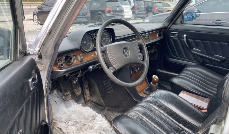 Mercedes-Benz 200 1970 full
